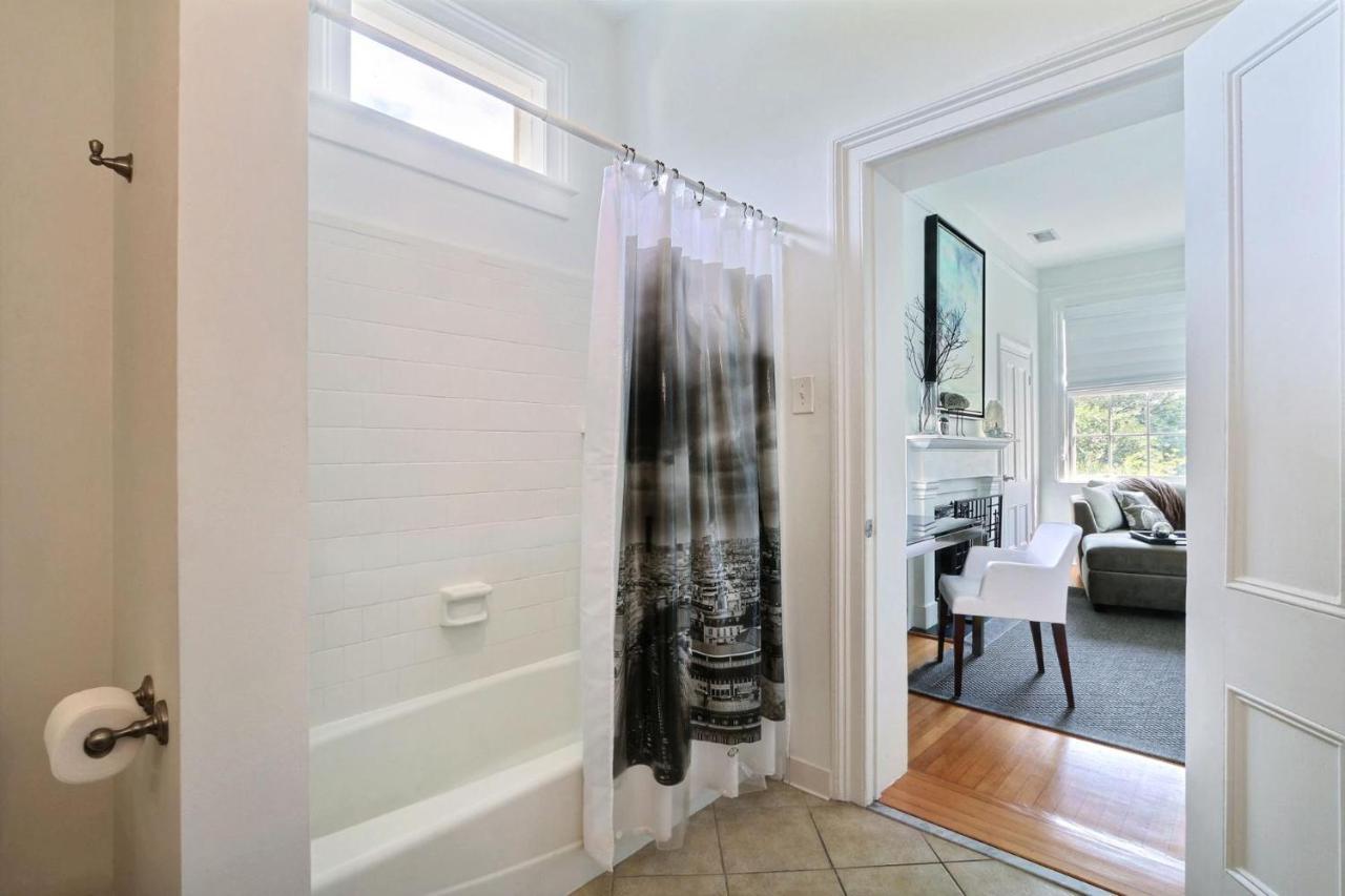 Romancing The Jones Savannah Extérieur photo
