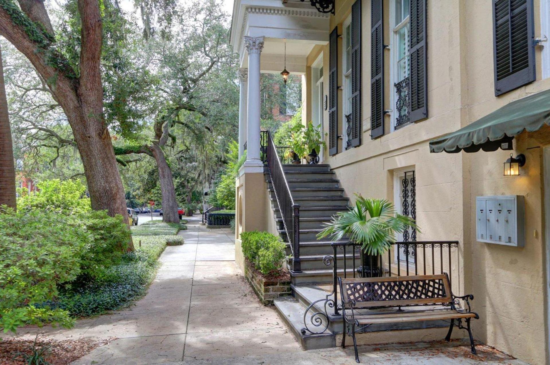 Romancing The Jones Savannah Extérieur photo